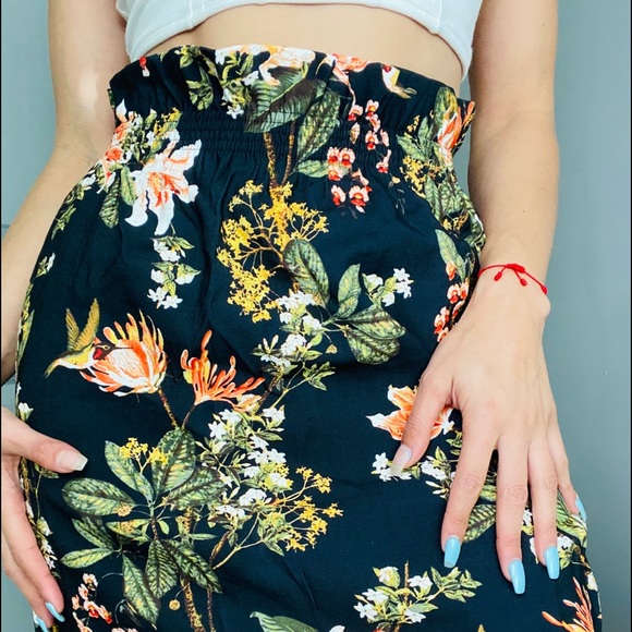 FLORAL SKIRT - Picture 2 of 3
